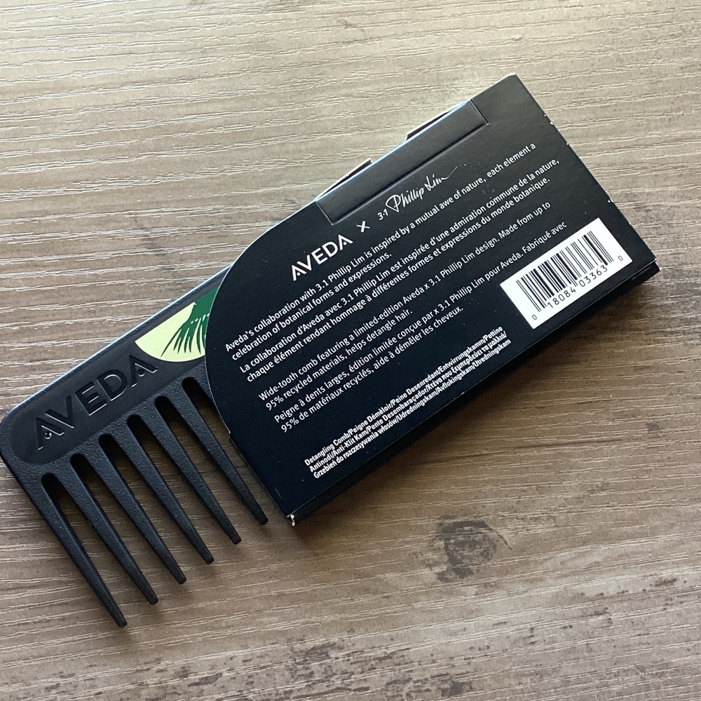 New AVEDA x 3.1 Phillip Lim Detangling Comb - Picture 2 of 4
